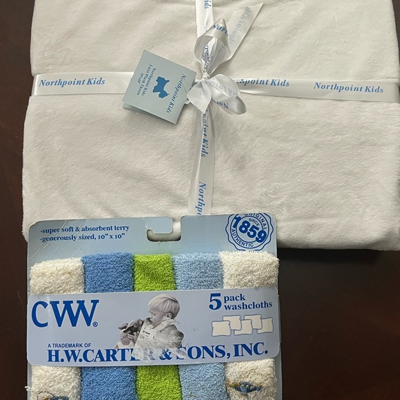 Northpoint Kids plush throw and 5 washcloths - Picture 1 of 4